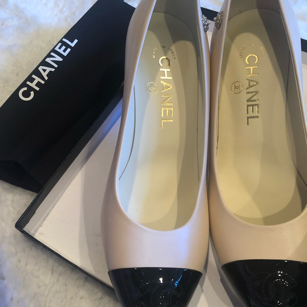 Chanel Beige pumps 36.5 UK Size